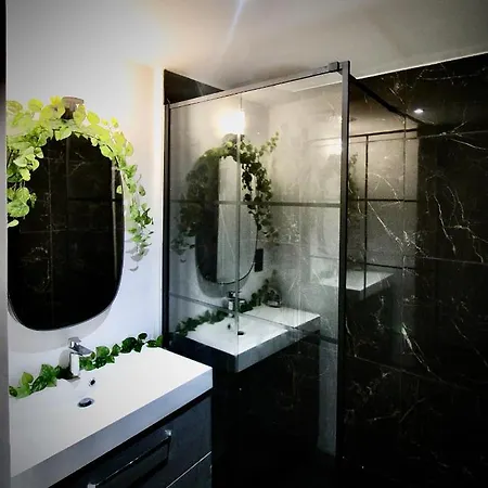 Gaalor***** - Jacuzzi & Sauna A *