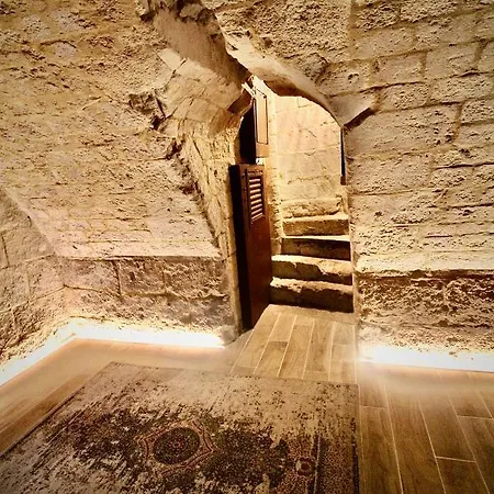 Gaalor***** - Jacuzzi & Sauna A