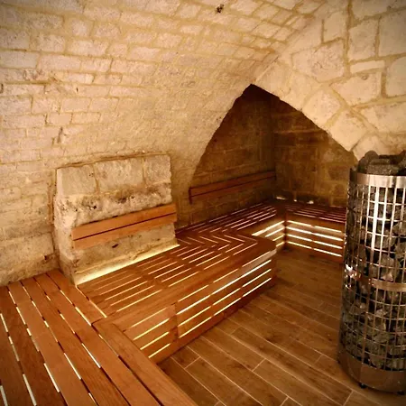 Gaalor***** - Jacuzzi & Sauna A *