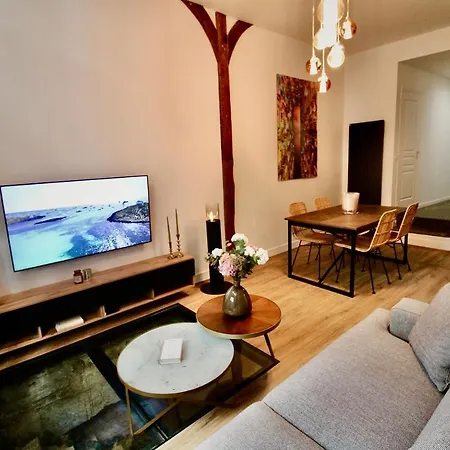 Gaalor***** - Jacuzzi & Sauna A Apartment