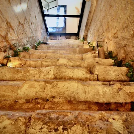 Gaalor***** - Jacuzzi & Sauna A