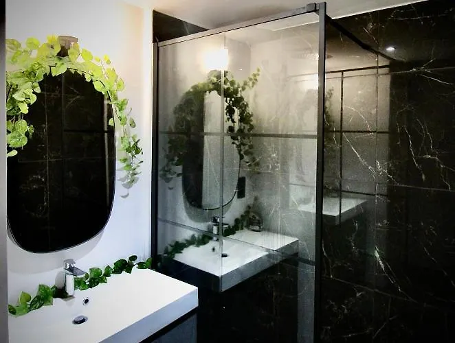 Gaalor***** - Jacuzzi & Sauna A *