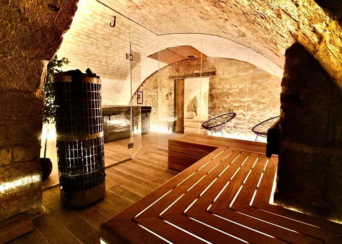 Gaalor***** - Jacuzzi & Sauna A